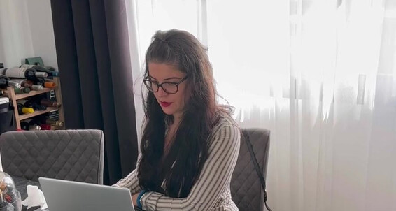 Prettyprincess220 - Secretary It 09 Farts Stand She Onlyfans Working A And Is Burps The Lot Video 2023 Cant 15