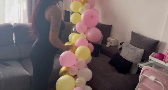 Prettyprincess220 - Whit 12 2023 Onlyfans Balloons Farts Video