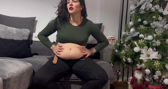Prettyprincess220 - It Burping Am Sight Belly My 16 Onlyfans In And I 12 With Playing Sexy Very 2023 Video