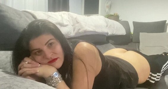 Prettyprincess220 - On 18 Crack Couch 12 Butt Onlyfans The 2022 Video