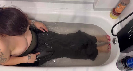 Prettyprincess220 - 18 My Farts 12 2023 Onlyfans The Bathtub In Enjoy Video