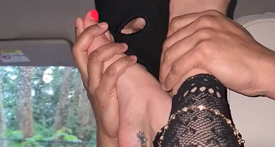 Feetbysherri, Video: Feet His Onlyfans Having Hubby Car My The Backseat In Of Worshipped