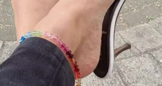 Feetbysherri, Video: Public Teasing Onlyfans