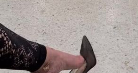 Feetbysherri, Video: Street Liverpool Station Onlyfans Shoe At Dangling