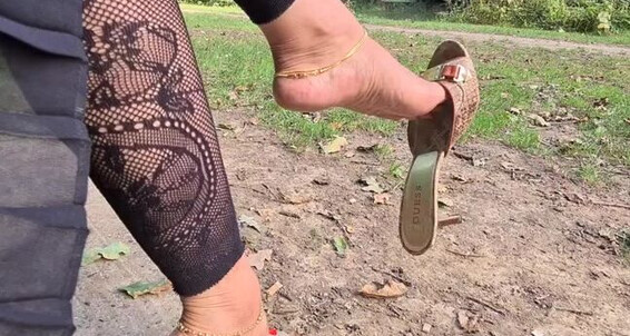 Feetbysherri, Video: Park Onlyfans Shoe The In Dangling
