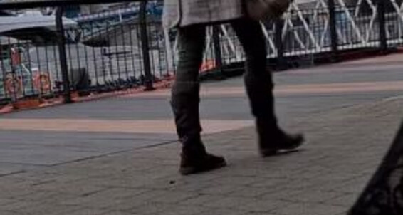 Feetbysherri, Video: Onlyfans Shoe Outside Tower Bridge In London Dangling