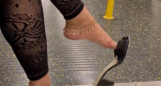 Feetbysherri, Video: District Line Onlyfans Again Underground London On Teasing
