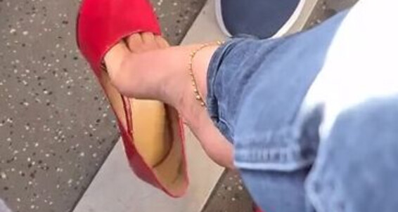 Feetbysherri, Video: An Made Onlyfans Shoes Red The Famous Have Appearance This Winter