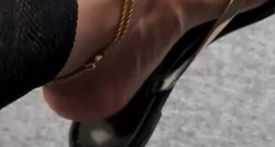Feetbysherri, Video: Flip Feet Onlyfans The Flapping Sound Of Flops Against