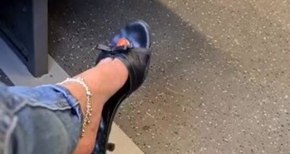 Feetbysherri, Video: Onlyfans Train And Tease Dangle