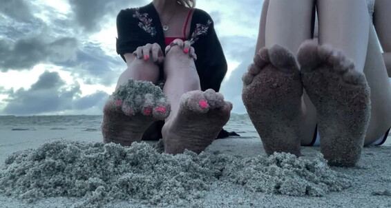 Kody Evans, Video: Onlyfanscomlondonevans Onlyfans The Some Sand With Kodyevans In Foot Fun