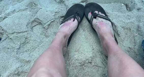 Kody Evans, Video: Flip Feet Onlyfans The Sand Rainbow Kodyevans And Who In Flops Loves