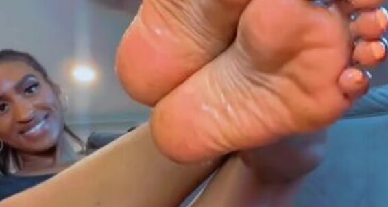 Sunnkissedxo - Enjoy Cum And My Now Tgif Here Soles Onlyfans Scrumptious Oily