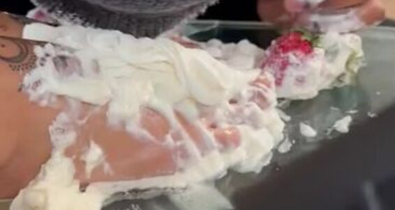 Xosolesbyme - Pt Good Licked Cream It So 1 Strawberries My Aka Onlyfans Of Onnnn He And Was Goddessmyree Me Turning Off Feet