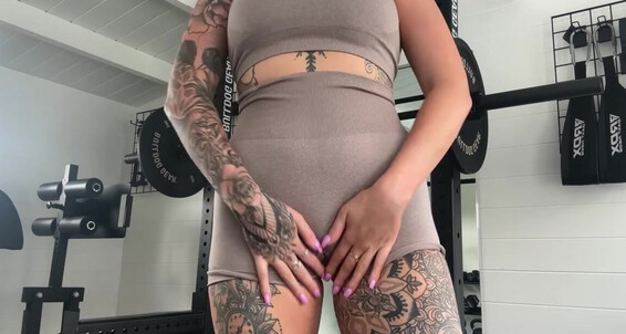 Zara Fox - Gym Body Perving Likes Catches It Away You But Clip Tease Zarajfox Onlyfans Goon Bunny