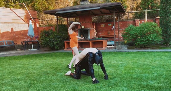 Fun Israelimistress Outdoor And Ladynaama Obedience With Training Onlyfans Saracensub