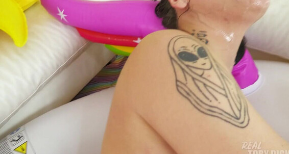 Toby Dick Studio, Video: Studio Dick Toby Realtobydick125