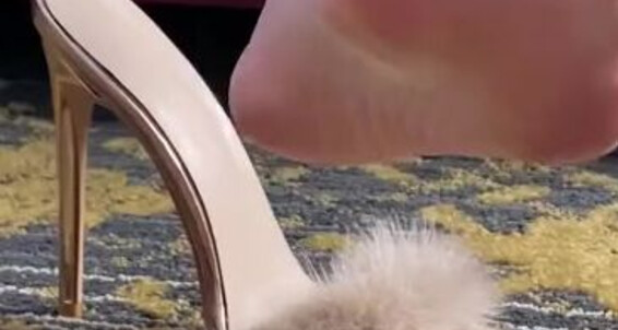 Vixen Arches, Video: Fluffy Onlyfans Little Sexy Vixenarches A In Dangle Heels