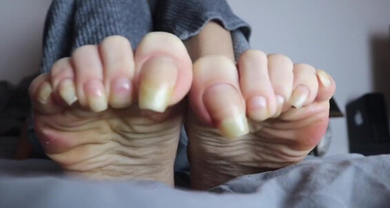 Onlyfans Long Fingernails Vixenarches Bare And Toenails