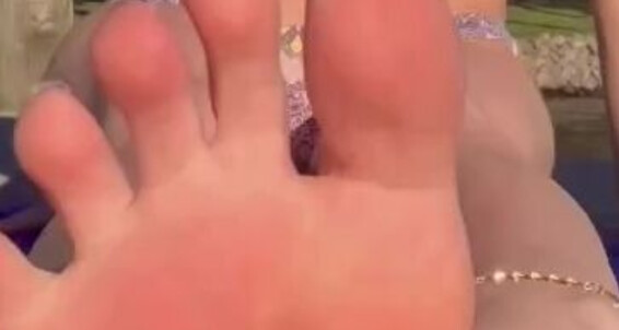 Vixen Arches, Video: Onlyfans Sensual Bikini Vixenarches Talk A In