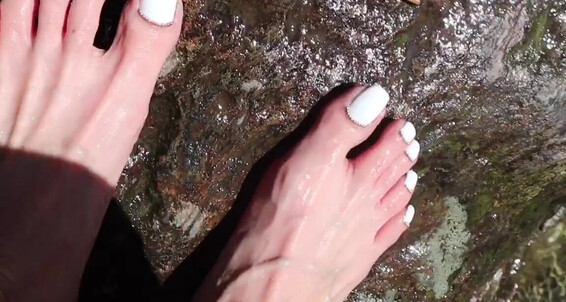 Vixen Arches, Video: Footage Onlyfans Our Little Snuck Vixenarches A During In Video Hike
