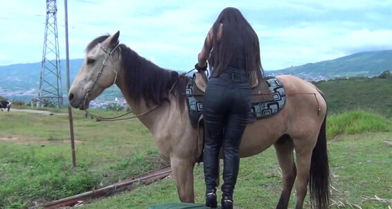 Gerald Hrfan - Pleasant Ride A On Her Enjoy Gorgeous See Is To Ghrfan Mary Getting Onlyfans Ready How The