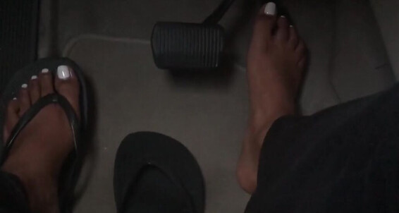 Goddess Dee - Goddess Flip And Dee Aka White Pedi With Welovedee Pedal Onlyfans Flips Pumping