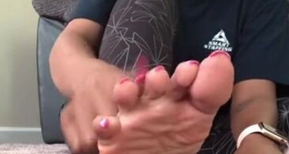 Goddess Dee - Goddess Stinky After Dee Aka Welovedee Onlyfans Work Feet