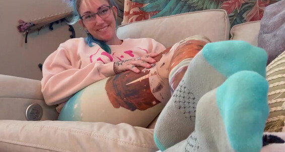 Taylor Raz - Sending January Lovinz Taylorraz Foot You Some Onlyfans 1