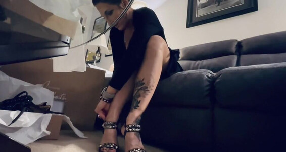 Temptress Raven - Excited Made New To Them Loubs Temptress My Aka Pet Onlyfans From Raven He Him Was I But Pov Get Gonna Eve S Lick Unboxing Evetemptress