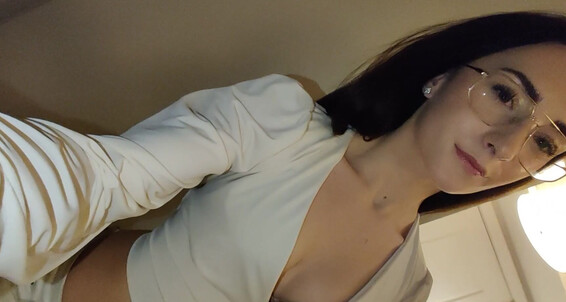 Hannah James - 2020 130447783 20 Hannah James 01