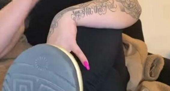 Anushka Velvet, Video: My Anushkavelvet Have I Today Sweaty Made Ve They Stinky Wearing Feet Boots About Been Out Onlyfans Ugg So Extra And