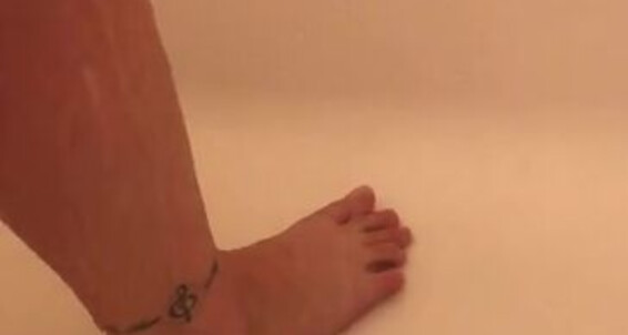 Prettynikkitoez Feet Cleanin Onlyfans Them You My Nice And Soft Love Footboy