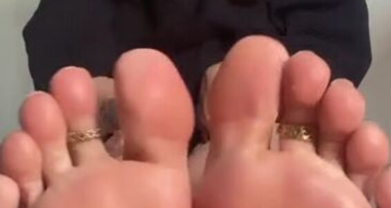 Prettynikkitoez, Video: Onlyfans Pathetic Lol Softhumiliation Youre Here Footboy Come Fuckin