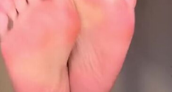 Prettynikkitoez, Video: Feet Onlyfans That Want Dick Swingin 1 I Too