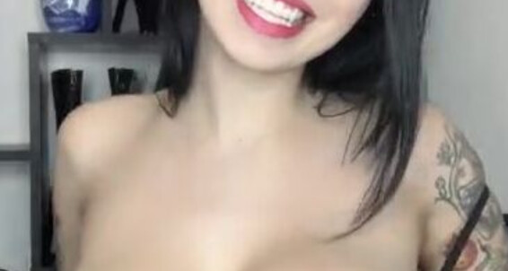Miss Ruby Alexia - A Quick Alexia Hello Tease Ruby With Oral Nicknamed Onlyfans Rp6 Rubyalexia Miss