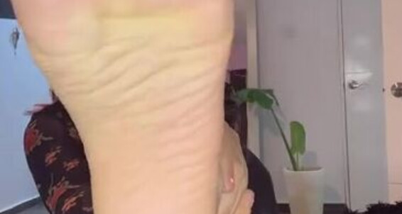 Rositapastel, Video: Obey Nicknamed Onlyfans