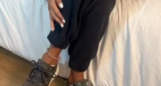 Stillsinning, Video: Cozy Onlyfans Chilling Fila My Nicknamed And Sweats In Socks Today Warm Day