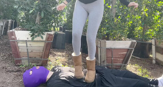Trampledbydee, Video: Goddess Trample Onlyfans Ugg Nicknamed
