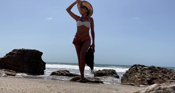 Mistressvblack, Video: Black Onlyfans Beautiful V Jeri Nicknamed And Beach Sunny In Day Mistress