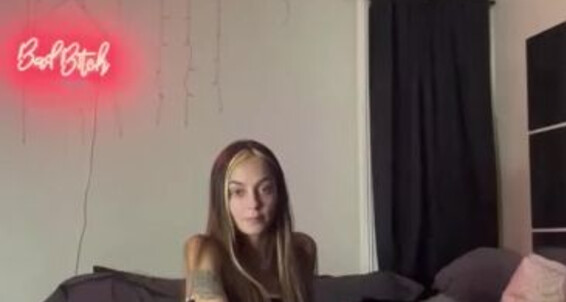 Footprincessx1, Video: Onlyfans Girls Nicknamed Love Heels