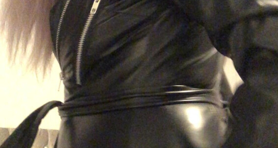 Findomcandice-12-11-2019-85369178-Video-I-M-So-Hot-I-Love-Teasing-You-With-All-My-New-Leather-Hehehe-Gan