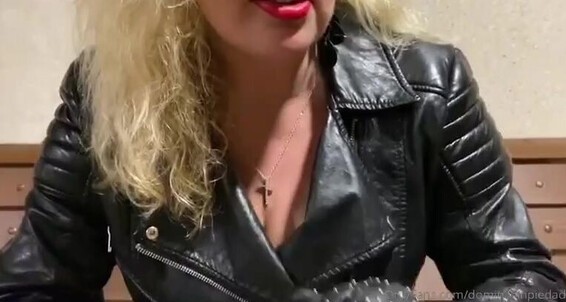 Mistress Sinpiedad, Video: Followers Onlyfans Goldenspitting My Sinpiedad Nicknamed For Mistress