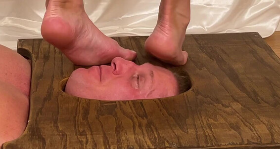 Goddess Kloe, Video: 02 Goddess 2025 Onlyfans Your The Goddesskloe Floor Nicknamed Kloe 01 Video Face In