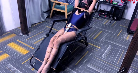 Bondagetea, Video: 12 Chair T944 Magic