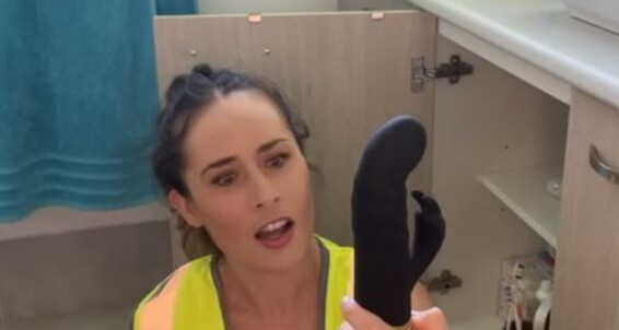 Natashajanegfe-19-04-2021-2001850765-Plumber-Tash-Here-To-Clean-Your-Pipes-Have-I-Done-A-Good-Job-Hit-If-Th