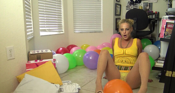 Roxierae-25-08-2017-3192349-Roxie-Rae-S-Birthday-Vna-Show-For-Members-On-August-25-Part-1-15-Min-