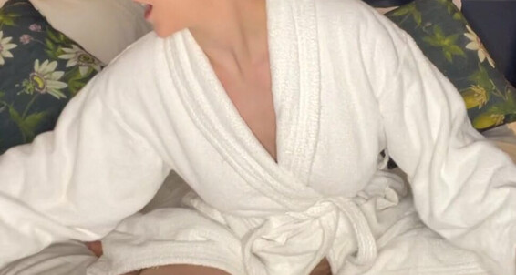 Rosalindxxx, Video: Tour Hotwife Of London Date