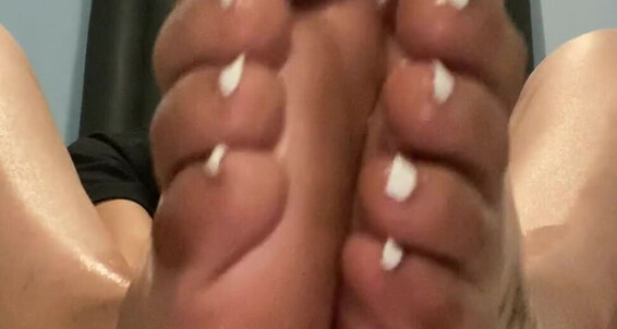 With Joi Cannahoneysoles Oil