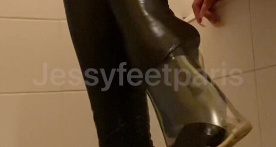 Jessyfeetparis75 - O Ma Sexy Salle Bain Le Petite Tu Attendais Cette De Dans Jessyfeetparis Av Vid Matin